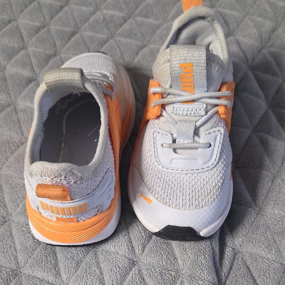 Puma Kids Sneakers - Light Gray and Bright Orange